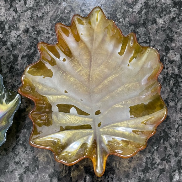 Set of 2 🍁 Plates - Picture 3 of 3